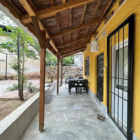 A New House With Garden In Center Διαμέρισμα